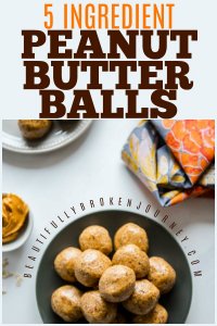 No bake Peanut Butter Protein balls are the perfect on-the-go snack!  With only 5 ingredients they are quick and easy to make and they'll become a family favorite! #proteinballs #peanutbutterproteinballs #energyballs #proteinbites #peanutbutter #healthysnack #balancedsnack