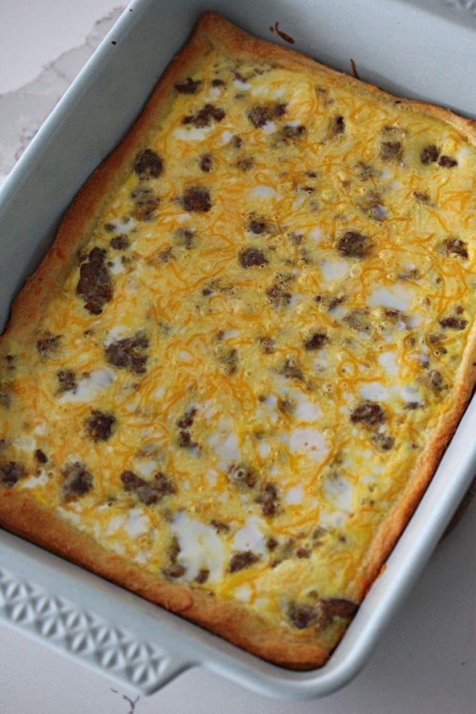 Fully cooked breakfast casserole with crescent rolls